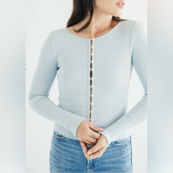 Carly Jean Los Angeles Tops - Carly Jean Los Angeles Light Blue Ribbed Button-Up Top Size Large